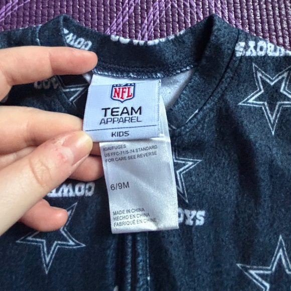 Dallas Cowboys NFL onesie - Picture 3 of 4